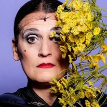 Carmela de Feo - groß! blond! erfolgreich!
